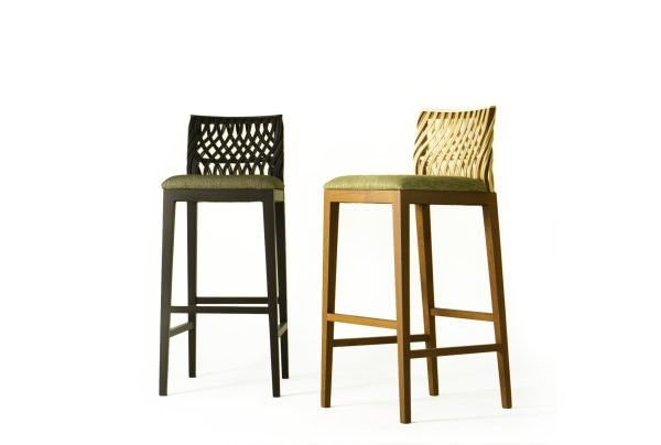 Structure : Solid Wood