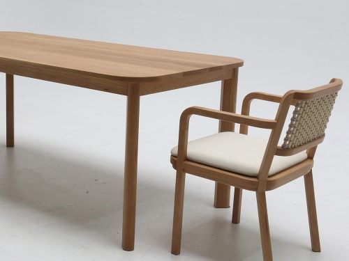 Structure : Solid Wood