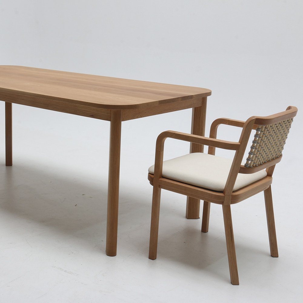 Structure : Solid Wood