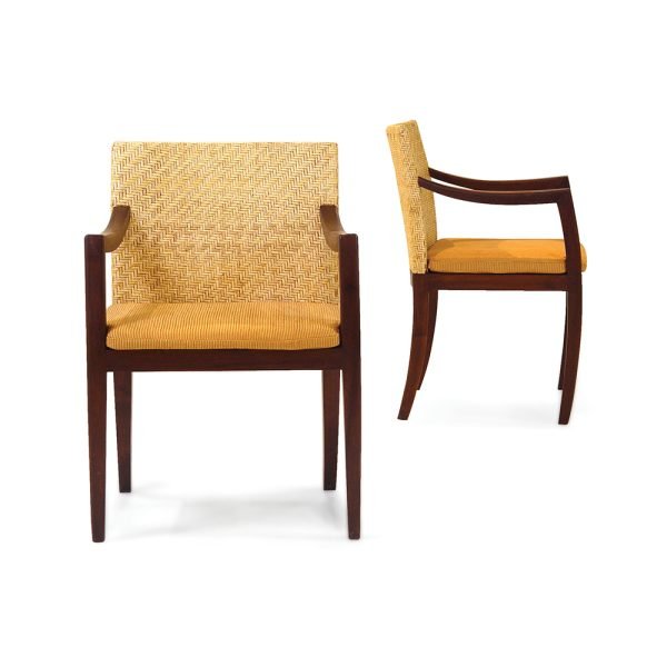 Structure : Solid Wood