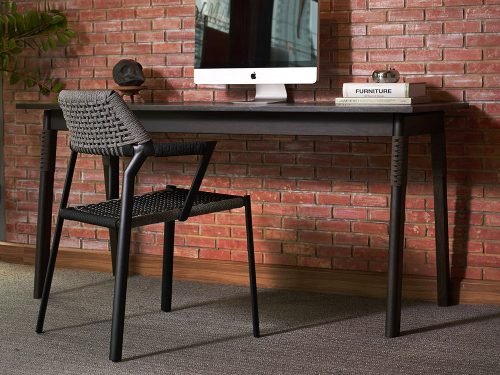Structure : Solid Wood