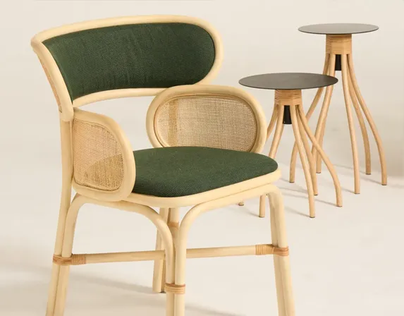 Structure : Solid Wood