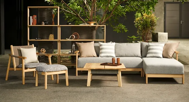 Structure : Solid Wood